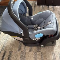 Uppababy Mesa Car seat With Base
