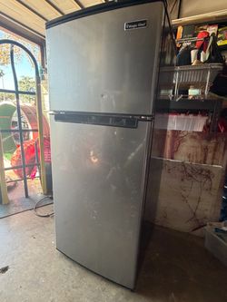 Frigidaire 4.5 Cu. Ft. 2-Door Compact Refrigerator With Chrome Trim – Platinum