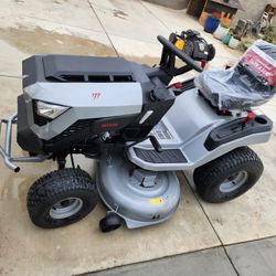 Top Rated Murray MT200 42 in. 19.0 HP 540cc EX1900 Series Briggs and Stratton Engine Automatic Gas Riding Lawn Tractor Mower