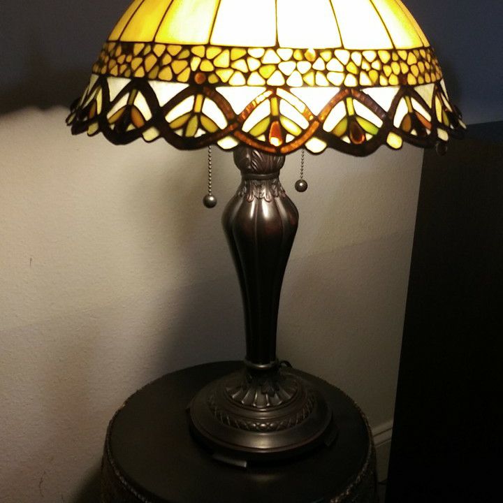 Handcrafted  Vintage Tiffany Style  Lamp