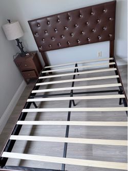 Queen bed frame and 2 night stand  2 table lamp