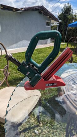 MODEL 50M FLEX
Hardwood Flooring Nailer