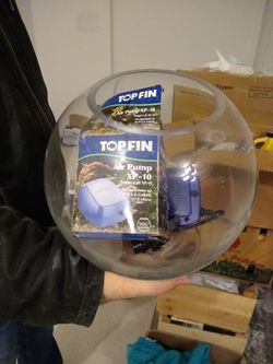 Fish tank w/Air Bubble Air Compressor and Fish flakes