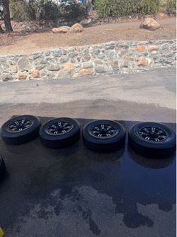 Trailer tires & wheels 6lug (225/75R15) **GREAT CONDITION**