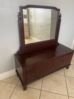 Wood drawer with mirror