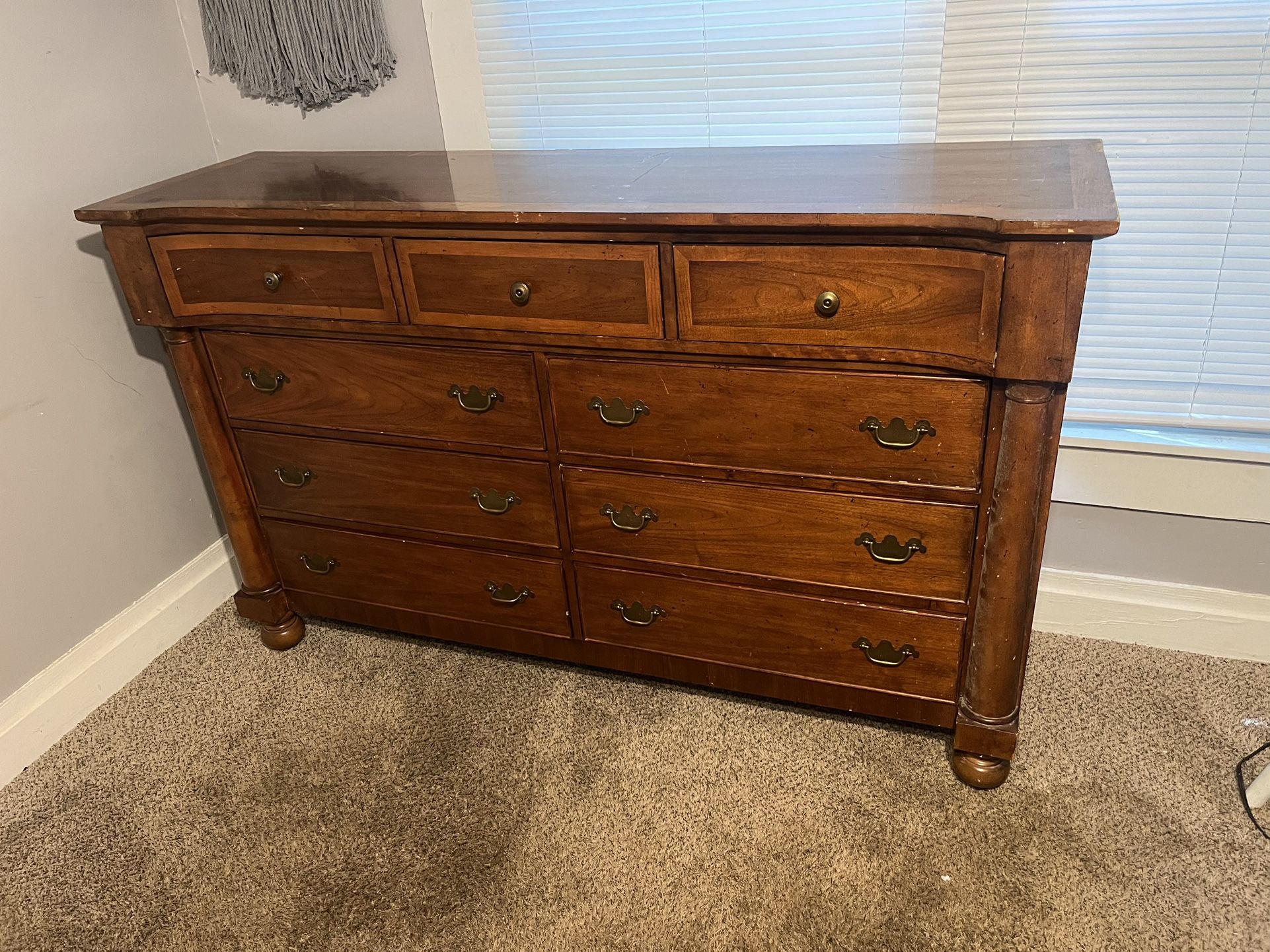 Dresser