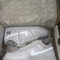 Nike SB Dunk Low Supreme 