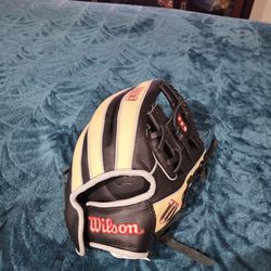 Wilson Baseball Glove For  Kids, 5-11 Years Old 