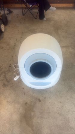 LEO’S LOO AUTOMATIC LITTER BOX