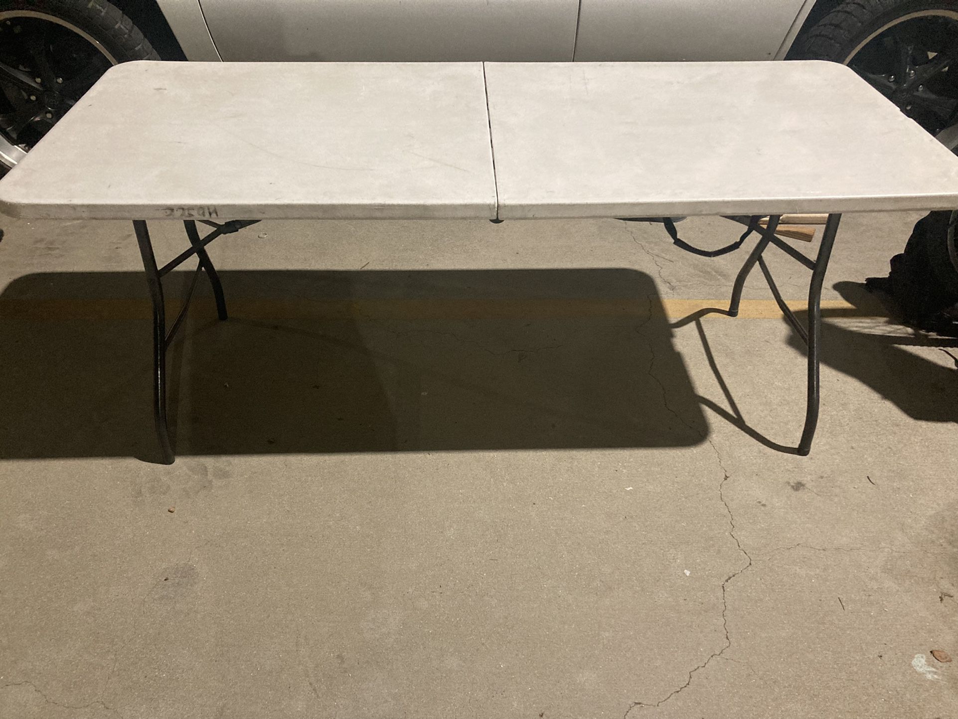 6 Foot Plastic Folding Table With Handle