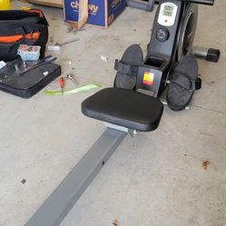 Compact Rowing Machine
