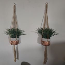 2 sets of artificial hanging plants
