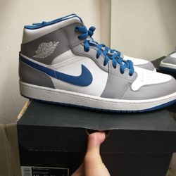 New Air Jordan 1 Mid Men Size 16