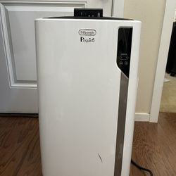 $200 De'Longhi Pinguino 4-in-1: Air Conditioner, Heater, Dehumidifier, and Fan