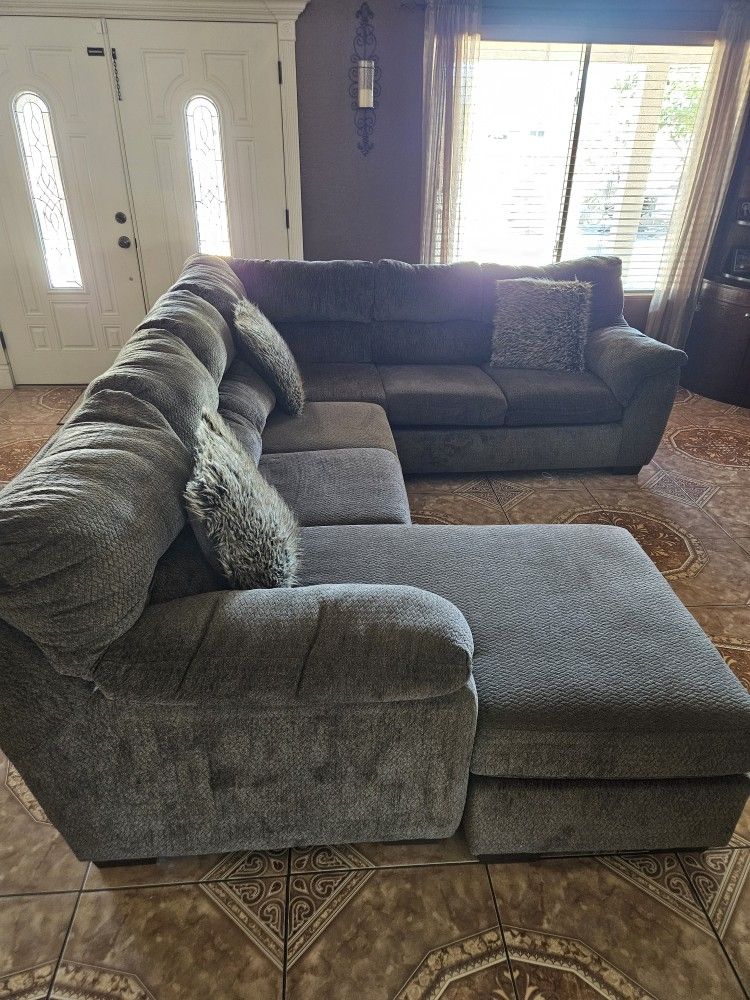 Sectional Couch 