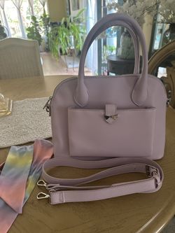 Betsy Johnson XOGIGI Medium Satchel purse w crossbody strap 11.5” W Perfect condition