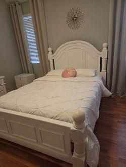 Wood Bed Frame Queen Size Mattress