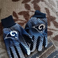 Rams Gloves. New.  Large