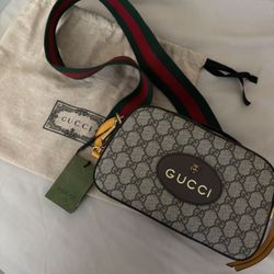Neo Vintage GG Supreme Messenger Bag