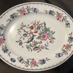 Brand New 14” platter English Bone China Pembroke Ansley