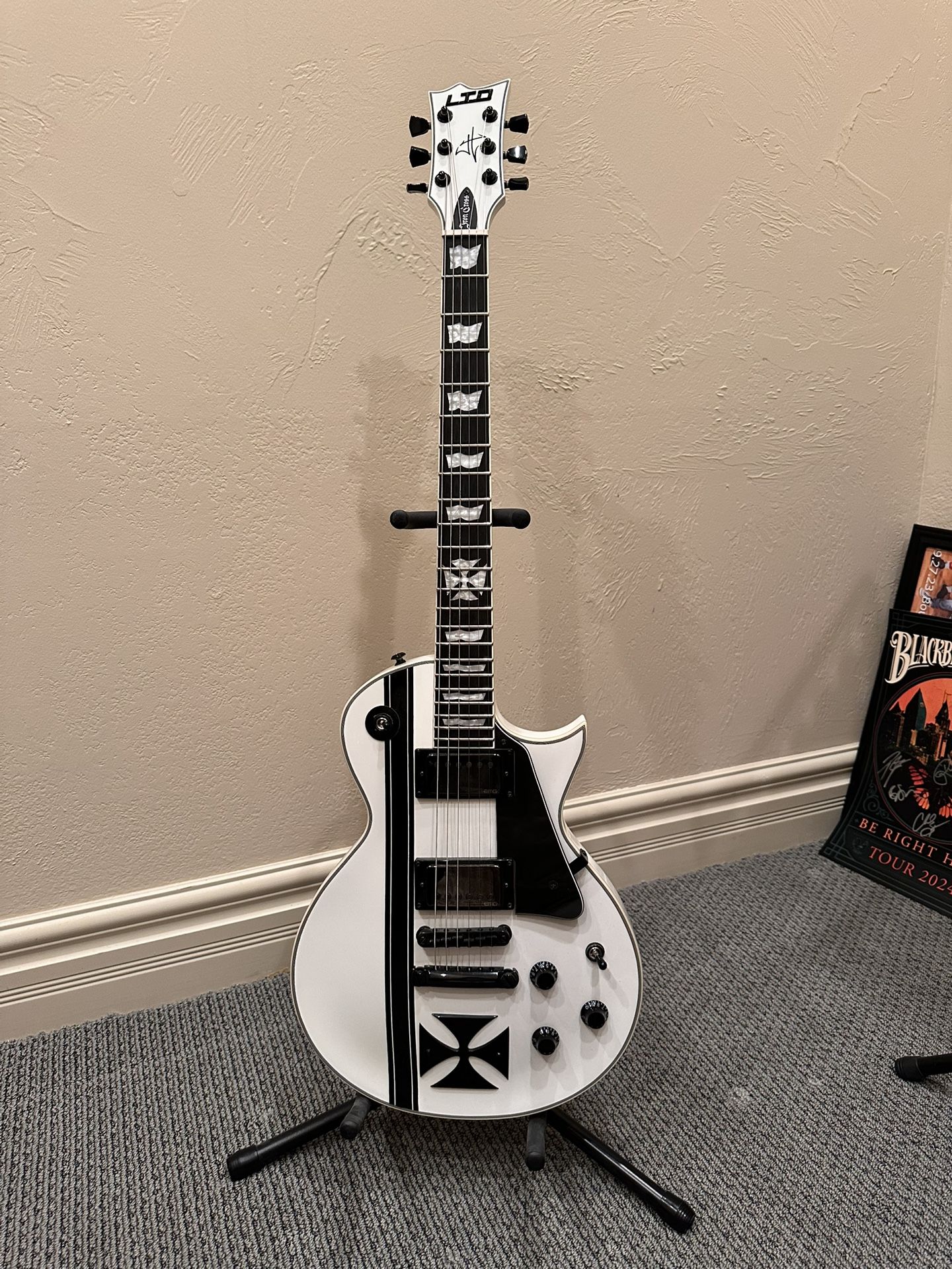 ESP LTD JAMES HETFIELD Signature Iron cross Electric Guitar Snow