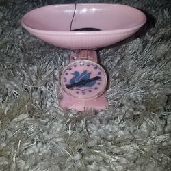 Beautiful vintage dollhouse scale