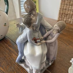 Lladro Porcelain figurine, mother with children