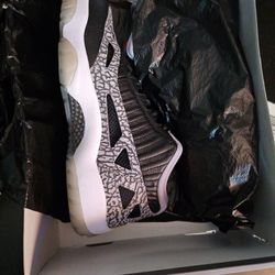 Jordan 11 Retro Low IE