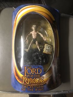 ToyBiz Lord of the Rings Two Towers Gollum with Electronic sound base