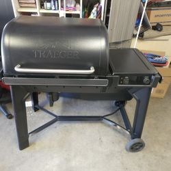 Traeger Woodridge Pellet Smoker Grill 
