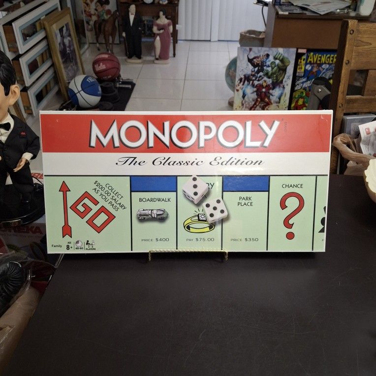 "BRAND NEW " Monopoly The Classic Edition 2-8 Players Ages 8+