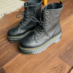 Dr Martens Jadon III Pisa Soft leather platform Boots 