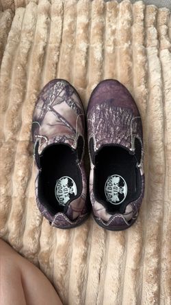 Children’s outdoor shoes size 3Y