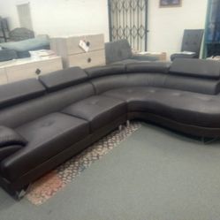 New Espresso Leather Sectional Couch / Free Delivery 