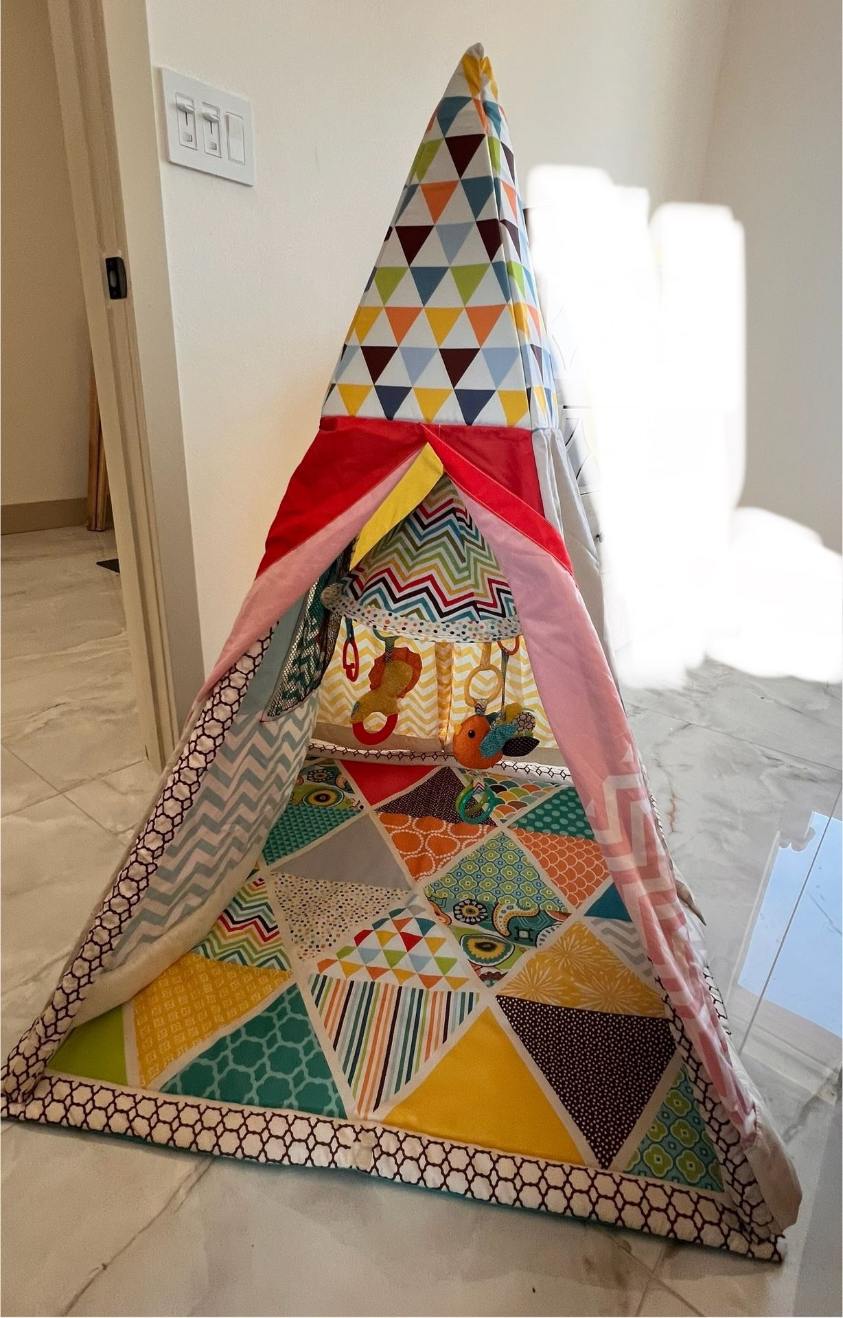 Infantino Go Gaga Teepee Activity Tent