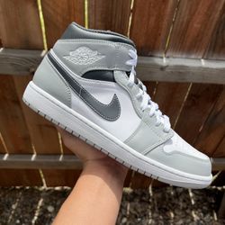 Jordan 1 Mid Anthracite (Size 10.5)