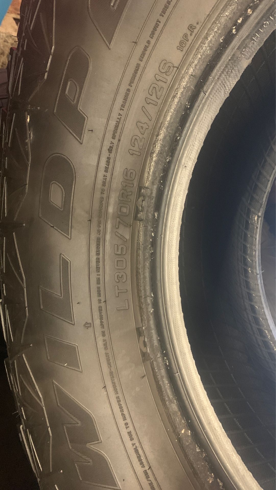 Used set LT 305-70R16, Falken tires