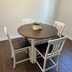 Round Farmhouse Table & 4 Chairs – 42”