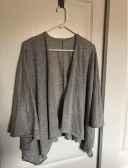 Women’s Light Gray Sweater, size Large