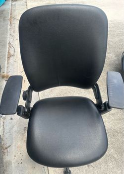 Steelcase chair Leap version 2