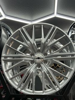 24” Sliver GMC CHEVY WHEELS & TIRES