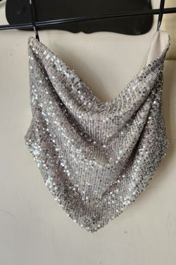 Small strapless top