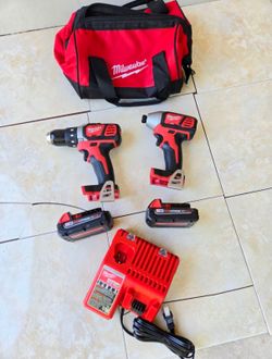 Milwaukee 18V Drill and Impact Driver KIT