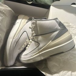Air Jordan 2s Like New 10.5 80$