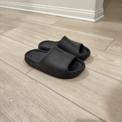 OG YEEZY SLIDE (GRANITE)