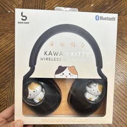 NWT Bluetooth Kawaii Kitty Wireless Headphones
