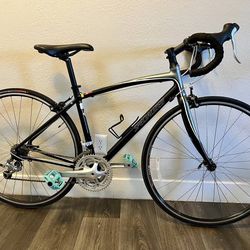 51cm, Specialized Road Bike ~4’10”-5’10” (Like New)- Loaded! Free Acce