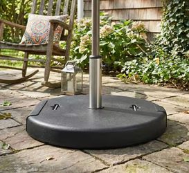 120.37 lbs. Umbrella Base ( missing short rod)