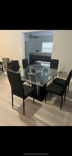 kitchen table and chairs 