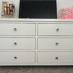 White Dresser (6 Drawers)